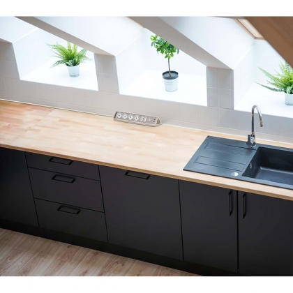 Estilo 6-voudige hoek-stopcontactstrip met hoogwaardig RVS-oppervlak voor keuken en kantoor (bureaucontactdoos met 4x veiligheidscontactdozen, 2x Euro-stopcontacten, incl. USB-oplaadfunctie) zilver/wit TYPE F