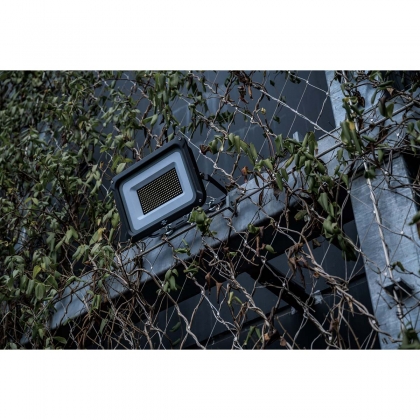 LED Spotlight JARO 20060 / LED Floodlight 150W voor buitengebruik (LED Outdoor Light voor wandmontage, met 17500lm, gemaakt van hoogwaardig aluminium, IP65)
