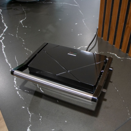 Panini grill en contactgrill met antiaanbaklaag en oververhittingsbeveiliging 1000W Zwart