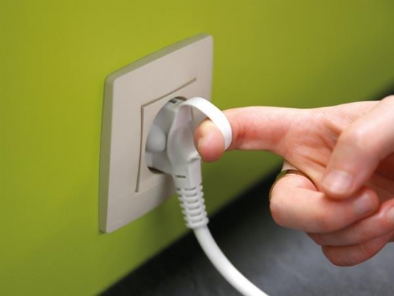 3-VOUDIGE STEKKERDOOS MET SCHAKELAAR - GRIJS/WIT - RANDAARDE