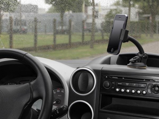 UNIVERSELE HOUDER VOOR SMARTPHONE - BEVESTIGING OP DASHBOARD/VOORRUIT