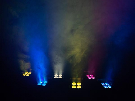 FLIGHTCASE MET 6 x HQLP10031 LED-VLOERSPOT MET ACCU
