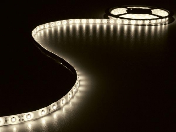 KIT MET FLEXIBELE LED-STRIP EN VOEDING - WARMWIT - 300 LEDS - 5 m - 12Vdc