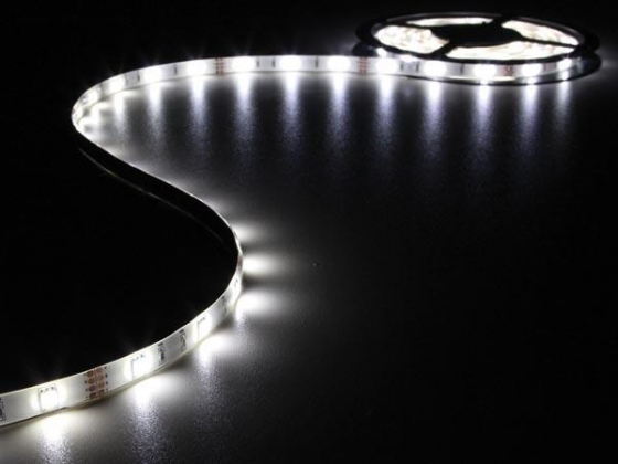 KIT MET FLEXIBELE LEDSTRIP INCL. VOEDING -WIT - 150 LEDS - 5m