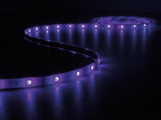 KIT MET MUZIEKGESTUURDE LED-STRIP, CONTROLLER EN VOEDING - RGB - 150 LEDs - 5 m - 12 VDC