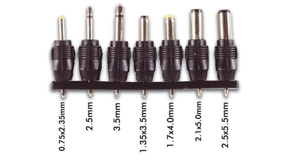 SCHAKELENDE  SPANNINGSOMVORMER VOOR DE WAGEN 2000mA - 1.5-12V / 12-24Vdc IN