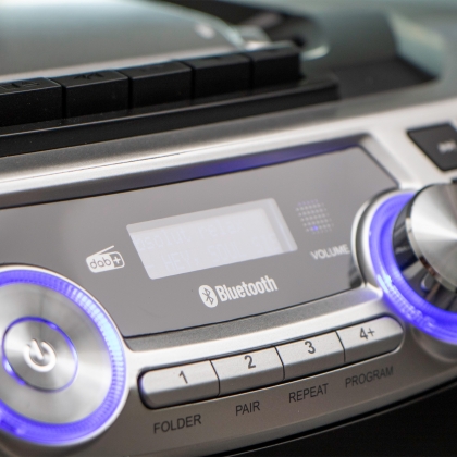 Draagbare Boombox met DAB+/FM-radio, Bluetooth®, CD, cassetterecorder en USB-speler Zilver