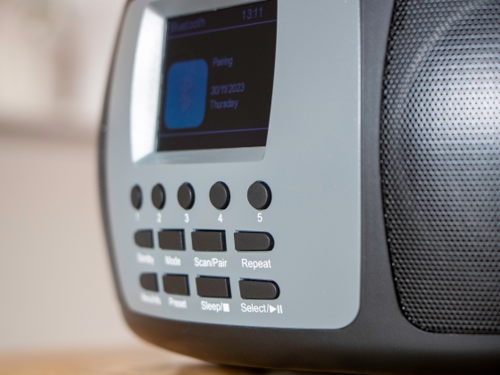 Draagbare DAB+/FM-radio met Bluetooth® CD-speler en groot LCD-kleurenscherm Zwart
