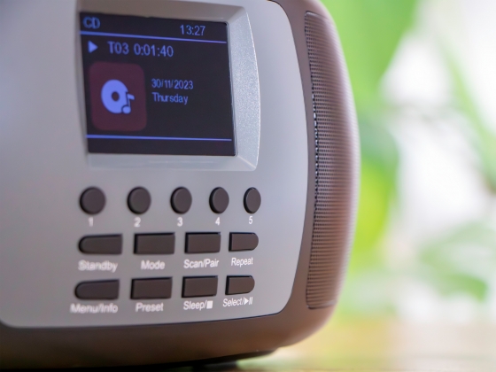 Draagbare DAB+/FM-radio met Bluetooth® CD-speler en groot LCD-kleurenscherm Zwart