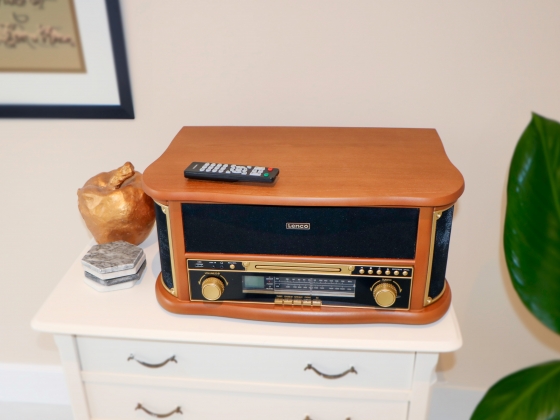 Houten retro platenspeler met Bluetooth® AM/FM-radio USB-codering CD-speler cassettespeler en ingebouwde luidsprekers