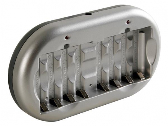 NiMH / NiCd BATTERIJLADER VOOR AA OF AAA BATTERIJEN - AC ADAPTER EN SIGAREN-AANSTEKERPLUG